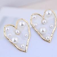 Pendientes de Perno de Aleación de Zinc, con Perlas plásticas, Corazón, chapado, Joyería & para mujer, dorado, 38*32mm, Vendido por Par