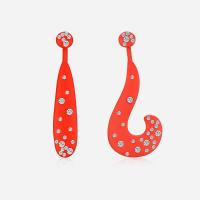 aleación de zinc Pendientes asimétricos, acero inoxidable aguja de pendiente, para mujer & con diamantes de imitación, Rojo, 21*48mm, Vendido por Par