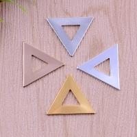 Composants de bijoux en laiton, triangle, Placage, creux, Couleur aléatoire, 19mm Vendu par sac