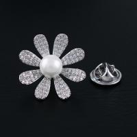 Bijoux broche en Zinc alliage , alliage de zinc, avec Shell Pearl, fleur, Placage, pavé de micro zircon & pour femme, plus de couleurs à choisir Vendu par PC