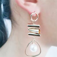 Boucle d'oreille en alliage de zinc en plastique perle, avec perle de plastique, Placage, bijoux de mode & pour femme, plus de couleurs à choisir Vendu par paire