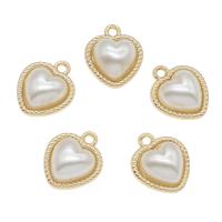 Colgantes de Aleación de Zinc en Forma de Corazón, con Perlas de plástico ABS, chapado en color dorado, Blanco, 17x14x6mm, agujero:aproximado 1.5mm, Vendido por UD