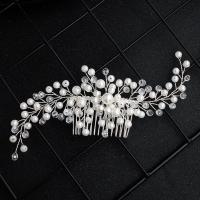 laiton peigne à cheveux décoratives, avec Plastique ABS perle & quartz clair, feuille, Placage de couleur argentée, bijoux de mode & pour mariée & pour femme, 185*65mm, Vendu par PC