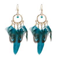 Mode boucle d'oreille plume, alliage de zinc, avec Seedbead & plume, beignet, Placage de couleur d'or, pour femme & creux, plus de couleurs à choisir Vendu par paire