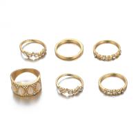 Zink-Legierung Ring Set, Zinklegierung, goldfarben plattiert, 6 Stück & für Frau & mit Strass, 10mm, Größe:7-10.5, 6PCs/setzen, verkauft von setzen