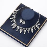 ensembles de bijoux de mode en alliage zinc, alliage de zinc, boucle d'oreille & collier, avec 2.76 inch chaînes de rallonge, Placage, 2 pièces & pour femme & avec strass, couleur platine, protéger l'environnement, sans nickel, plomb et cadmium Environ 16.54 pouce, Vendu par fixé