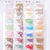 Granos de la semilla de cristal tintado opaco, Rocallas de vidrio, Esférico, diferente color y patrón para la elección & Bricolaje, más colores para la opción, 1.6-1.8mm, 8000PC/Bolsa, Vendido por Bolsa