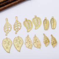 Pendentifs de feuille en laiton, Placage, DIY & styles différents pour le choix & creux, doré, 25*10mm, Vendu par PC