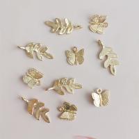 Pendentifs feuilles en alliage de zinc , DIY & styles différents pour le choix, doré, Vendu par PC