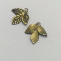 Pendentifs feuilles en alliage de zinc , Plaqué de couleur de bronze antique, DIY Vendu par PC