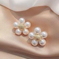 Pendientes de Perno de Aleación de Zinc, con Perlas plásticas, Flor, chapado en color dorado, para mujer, Blanco, 20mm, Vendido por Par