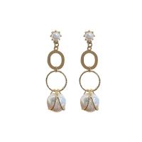 Boucle d'oreille en alliage de zinc en plastique perle, Placage de couleur d'or, pour femme, blanc Vendu par paire