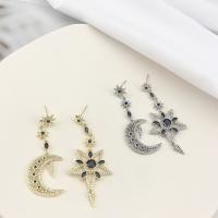 Pendientes asimétricos, metal, Luna y estrella, chapado, micro arcilla de zirconia cúbica & para mujer, más colores para la opción, 52x19mm,55x24mm, Vendido por Par