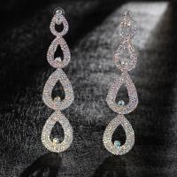 Boucle d'oreille goutte laiton strass, avec strass, larme, Placage, bijoux de mode & pour femme & avec strass, argent, 140*28mm, Vendu par paire