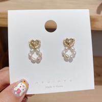 Boucle d'oreille en alliage de zinc en plastique perle, avec perle de plastique, bijoux de mode, doré Vendu par paire