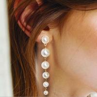 Boucle d'oreille en alliage de zinc en plastique perle, avec perle de plastique, Placage de couleur d'or, bijoux de mode & pour femme, blanc, 10cm, Vendu par paire