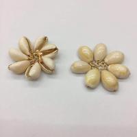 Trompette Shell pendentif en laiton, coquille de trompette, conque, Placage de couleur d'or, DIY, blanc, 16-18mm, Vendu par PC