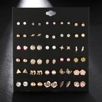 alliage de zinc Stud Set, Boucle d’oreille stud, avec perle de plastique, Placage, bijoux de mode & pour femme, Vendu par fixé