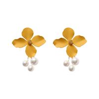 Plastic Pearl Zinc Alloy Earring, with Plastic & Plastic Pearl, Flower, gold color plated 