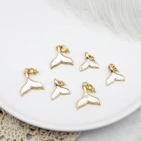 pièces de pendentif en laiton, avec coquille blanche, Queue de sirène, Plaqué or 18K, normes différentes pour le choix & styles différents pour le choix, Vendu par PC