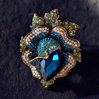 Crystal Brooch, Zinc Alloy, with Crystal, Flower, plated, for woman & with rhinestone 