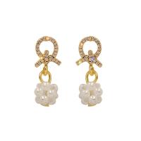 Boucle d'oreille en alliage de zinc en plastique perle, avec Plastique ABS perle, bijoux de mode & pour femme & avec strass, Vendu par paire