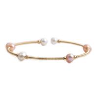 laiton bracelet manchette, avec perle d'eau douce cultivée, Placage de couleur d'or, styles différents pour le choix & pour femme .09 pouce, Vendu par PC