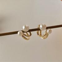 Plastic Pearl Zinc Alloy Earring, with Plastic Pearl, fashion jewelry & for woman, golden 