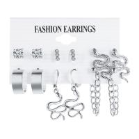 alliage de zinc Boucles d'oreilles, avec perle de plastique, bijoux de mode & styles différents pour le choix & pour femme & avec strass, Vendu par fixé