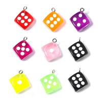 Pendentif bijoux acrylique, cubesdé à jouer, unisexe, couleurs mélangées Vendu par PC