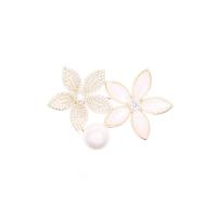 Cubic Zirconia Brooch, Brass, with White Shell & Plastic Pearl, Flower, real gold plated, micro pave cubic zirconia & for woman 