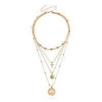 Collier de mode Multi couche, alliage de zinc, avec turquoise, Plat rond, Placage de couleur d'or, multicouche & pour femme & avec strass, 22mm, 12mm, 15mm Environ 12.6 pouce, Environ  14.1 pouce, Environ  16.5 pouce, Environ  19.6 pouce, Vendu par PC