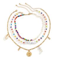 Collier de mode Multi couche, alliage de zinc, avec Seedbead & perle de plastique & Acrylique, Placage de couleur d'or, multicouche & pour femme, 20mm, 30mm, 10mm Environ 13.8 pouce, Environ  14.9 pouce, Environ  17.7 pouce, Vendu par PC