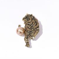 Broche de diamantes de imitación de la aleación de Zinc, con Perlas plásticas, Tigre, chapado, unisexo & con diamantes de imitación, más colores para la opción, 52x33mm, 10PCs/Grupo, Vendido por Grupo