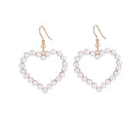 Boucle d'oreille en alliage de zinc en plastique perle, avec perle de plastique, coeur, Placage de couleur d'or, bijoux de mode & pour femme & creux, doré Vendu par paire