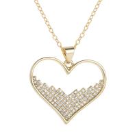 Collier en laiton cubique Zircon Micro Pave, coeur, Placage de couleur d'or, pavé de micro zircon & pour femme & creux Environ 17.7 pouce, Vendu par PC