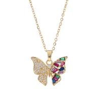 Collier en laiton cubique Zircon Micro Pave, papillon, Plaqué d'or, pavé de micro zircon & pour femme, plus de couleurs à choisir Environ 17.7 pouce, Vendu par PC