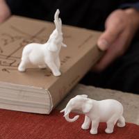 Porcelaine blanche décoration d'objet artisanal, éléphant, fait à la main, pour la maison et le bureau & Translucide & styles différents pour le choix, Vendu par kg