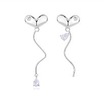 Pendientes asimétricos, metal, Corazón, chapado en color de plata, Joyería & micro arcilla de zirconia cúbica & para mujer, plateado, 54mm,40mm, Vendido por Par