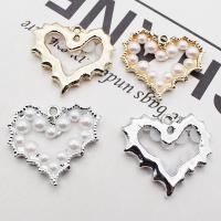 Pendentifs en alliage de Zinc en plastique, avec perle de plastique, coeur, Placage, DIY, plus de couleurs à choisir Vendu par sac