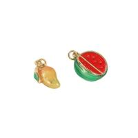 Colgantes de fruta de latón, metal, chapado en color dorado, diferentes estilos para la opción & esmalte, más colores para la opción, Vendido por UD