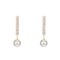 Boucle d'oreille en alliage de zinc en plastique perle, avec perle de plastique, Placage de couleur d'or, pour femme & avec strass, 60mm, Vendu par paire