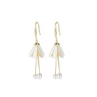 Moda flecos pendientes, metal, con Ojo de gato & Perlas cultivadas de agua dulce, Flor, chapado en color dorado, para mujer, 13x49mm, Vendido por Par