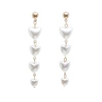 Boucle d'oreille en alliage de zinc en plastique perle, perle de plastique, avec alliage de zinc, coeur, Placage de couleur d'or, bijoux de mode & pour femme Vendu par paire