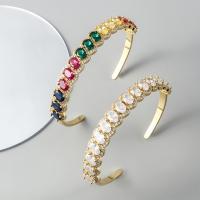 Ouverture Bracelets en cuivre, laiton, Placage de couleur d'or, bijoux de mode & pavé de micro zircon & pour femme, plus de couleurs à choisir, Diamètre inté Environ 64mm, Vendu par PC