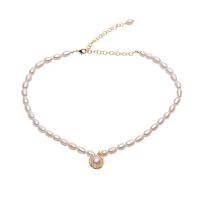 Collier de chaîne en laiton de perles d'eau douce, perle d'eau douce cultivée, avec laiton, riz, Placage de couleur d'or, pour femme, blanc, 5-6mm .93 pouce, Vendu par PC