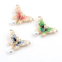 Broche de diamantes de imitación de la aleación de Zinc, con Perlas plásticas, Mariposa, chapado en color dorado, para mujer & esmalte & con diamantes de imitación, más colores para la opción, 50x25mm, Vendido por UD