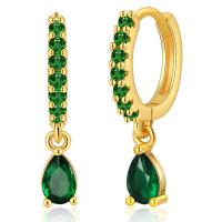 Huggie Hoop Drop Earring, laiton, Plaqué or 18K, pavé de micro zircon & pour femme, vert Vendu par paire