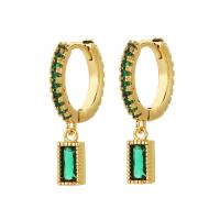 Huggie Hoop Drop Earring, laiton, Plaqué d'or, pavé de micro zircon & pour femme, vert Vendu par paire