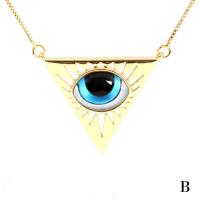 Collier en laiton fait à la main, avec résine, triangle, Placage de couleur d'or, pour femme, plus de couleurs à choisir Environ 19.68 pouce, Vendu par PC